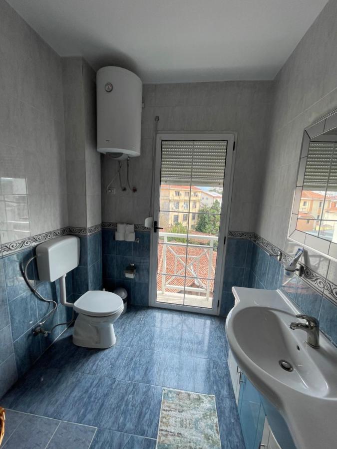 Pedestrian Street Center Apartment Shkodër Buitenkant foto