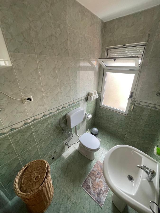 Pedestrian Street Center Apartment Shkodër Buitenkant foto