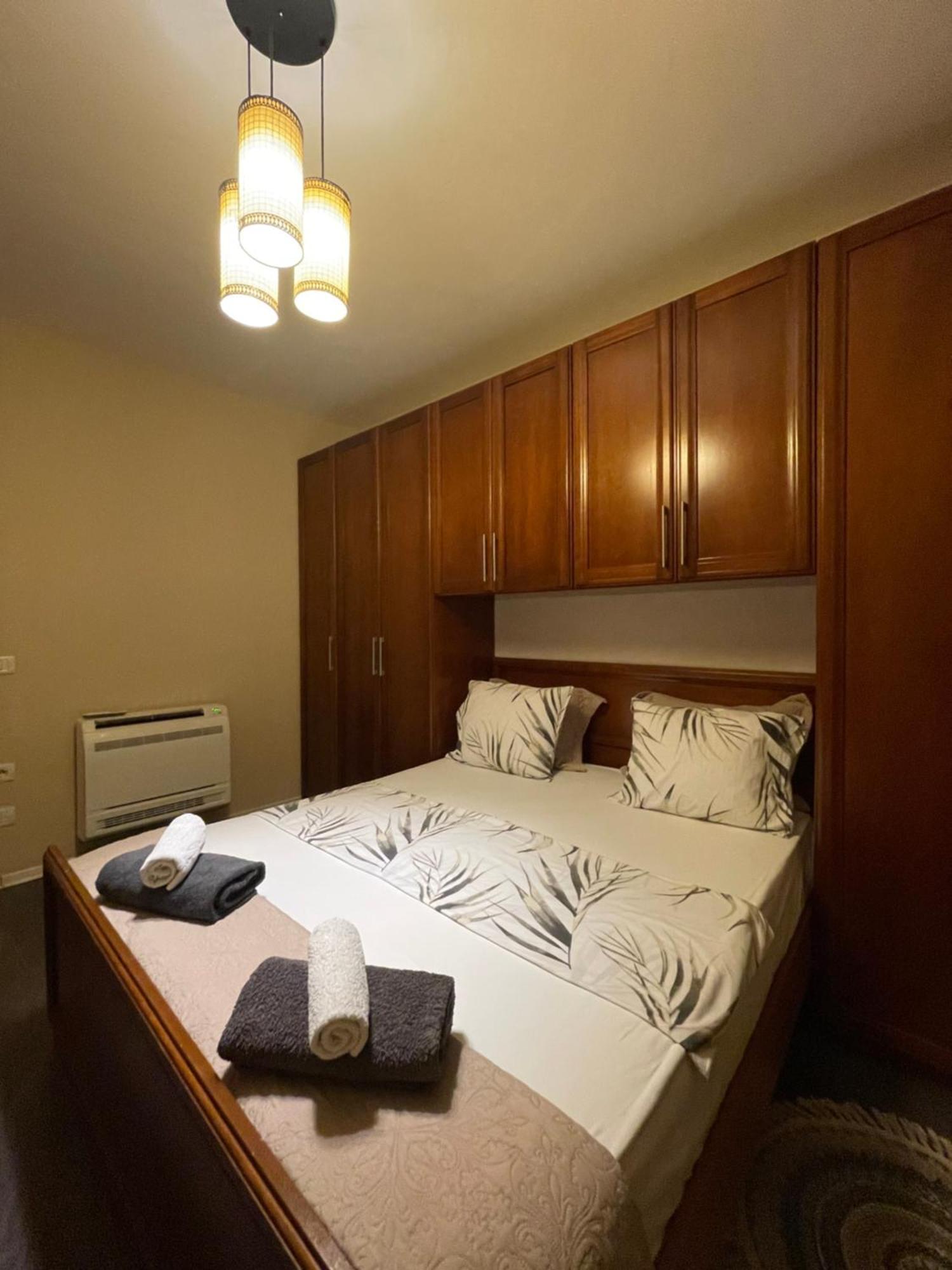 Pedestrian Street Center Apartment Shkodër Buitenkant foto